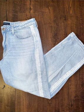 Aéropostale Low Rise Baggy Jeans Lace Accent